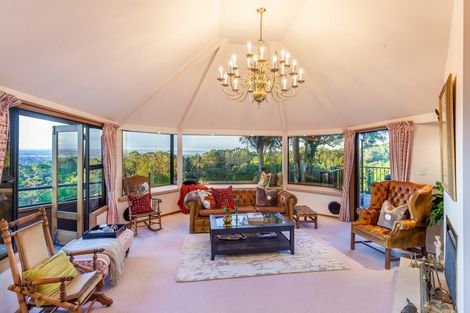 Photo of property in 170 Scenic Drive, Titirangi, Auckland, 0604