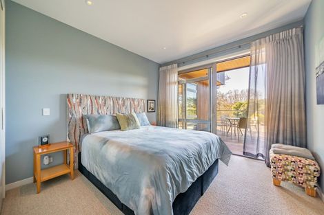Photo of property in 10 Ferndale Drive, Waikanae, 5036