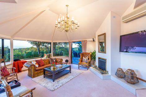 Photo of property in 170 Scenic Drive, Titirangi, Auckland, 0604