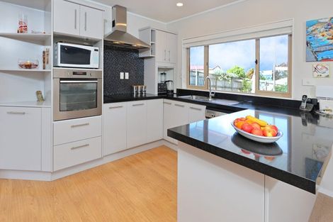 Photo of property in 3 San Antonio Way, Henderson, Auckland, 0612