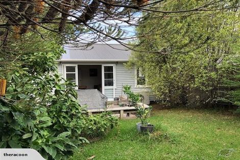 Photo of property in 45 Hutchinson Avenue, New Lynn, Auckland, 0600