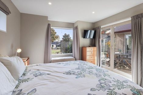 Photo of property in 14 Len Hale Place, Parklands, Christchurch, 8083