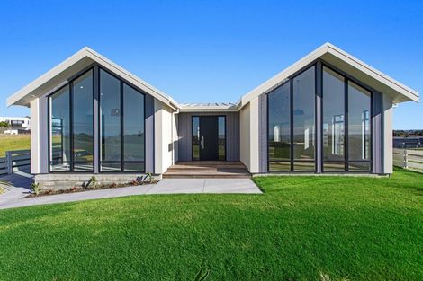 Photo of property in 16 Pacific Parade, Coastlands, Whakatane, 3120