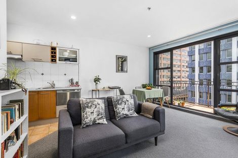 Photo of property in Atrium Towers, 8e/154 The Terrace, Wellington Central, Wellington, 6011