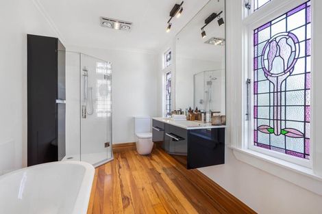 Photo of property in 55 Stanley Point Road, Stanley Point, Auckland, 0624