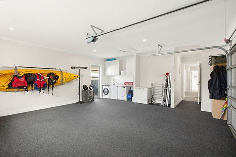 Photo of property in 14 Topping Place, Whitianga, 3510