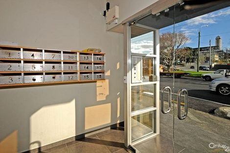 Photo of property in Grandstand Apartments, 80u8 Kent Terrace, Mount Victoria, Wellington, 6011
