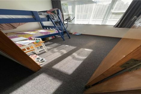 Photo of property in 11 Innes Way, Newlands, Wellington, 6037