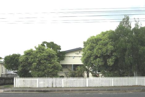 Photo of property in 52 Titirangi Road, New Lynn, Auckland, 0600