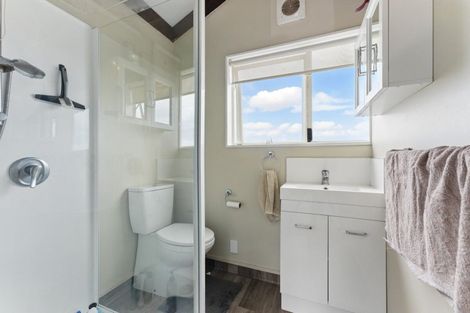 Photo of property in 28 Miro Street, Castlecliff, Whanganui, 4501