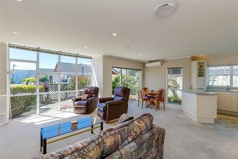 Photo of property in 10 Macalister Place, Miramar, Wellington, 6022