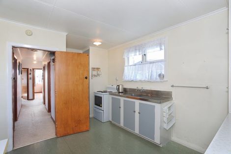Photo of property in 14 Ward Street, Bulls, 4818