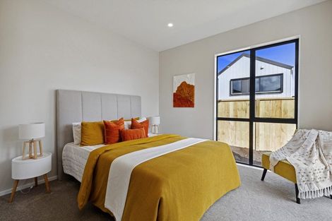 Photo of property in 31 Paretao Street, Massey, 0614