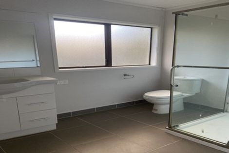 Photo of property in 15a Northall Road, New Lynn, Auckland, 0600