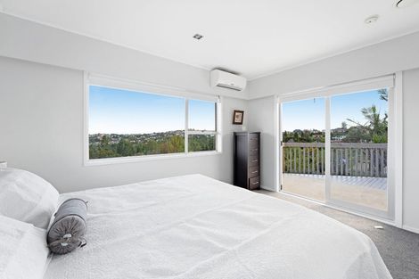 Photo of property in 52 Chelsea View Drive, Chatswood, Auckland, 0626