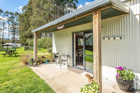 Photo of property in 394 Kaiwhaiki Road, Kaiwhaiki, Whanganui, 4575