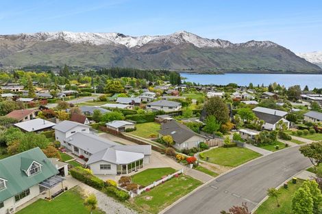 Photo of property in 27 Hunter Crescent, Wanaka, 9305