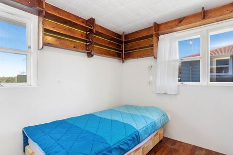 Photo of property in 8 Lee Street, Te Puke, 3119