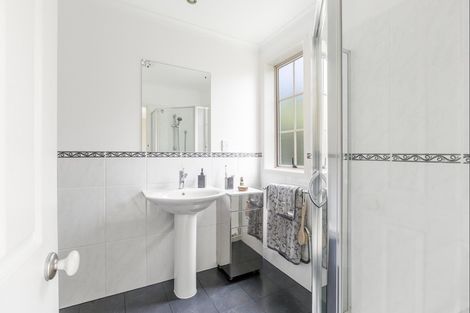 Photo of property in 12 Grovenor Drive, Orewa, 0931