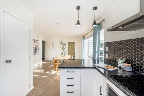 Photo of property in 3 Dennis Grove, Paraparaumu Beach, Paraparaumu, 5032