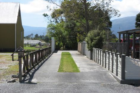 Photo of property in 169 Queen Street, Westport, 7825