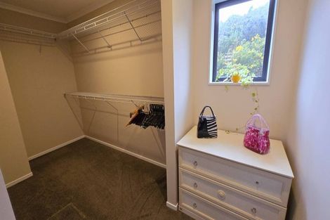 Photo of property in 22 Portmore Place, Grenada Village, Wellington, 6037