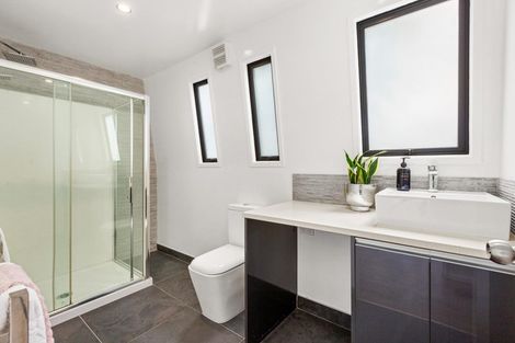 Photo of property in 1/17 Ribblesdale Road, Henderson, Auckland, 0612