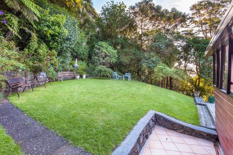 Photo of property in 170 Scenic Drive, Titirangi, Auckland, 0604