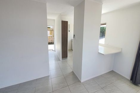 Photo of property in 11 Kearney Place, Massey, Auckland, 0614