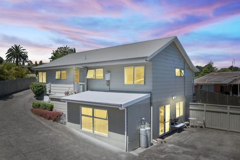Photo of property in 35 Cyclarama Crescent, Massey, Auckland, 0614