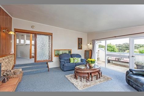 Photo of property in 40 Valley View Road, Glenfield, Auckland, 0629