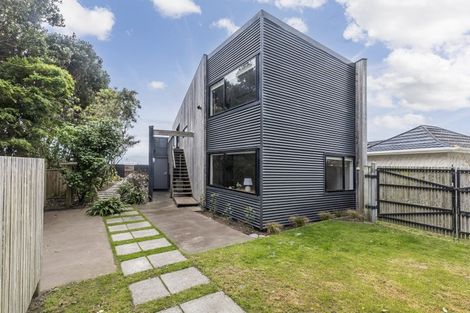 Photo of property in 87 Marine Parade, Seatoun, Wellington, 6022