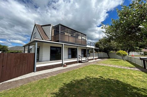 Photo of property in 4 Allan Place, Papamoa Beach, Papamoa, 3118