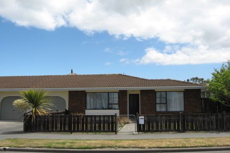 Photo of property in 15a Lamorna Road, Parklands, Christchurch, 8083