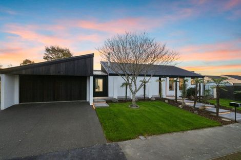 Photo of property in 19 Dunbarton Street, Redwood, Christchurch, 8051