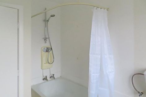 Photo of property in Shakespeare Flats, 8/48 Merton Street, Trentham, Upper Hutt, 5018