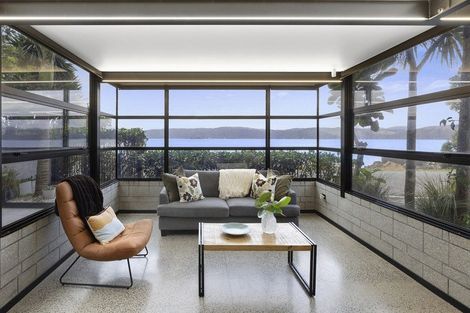 Photo of property in 377a Karaka Bay Road, Karaka Bays, Wellington, 6022