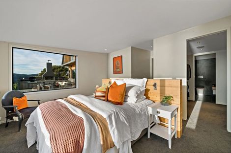 Photo of property in 81 Piha Road, Piha, 0772
