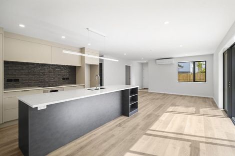 Photo of property in 10b Gradwell Place, Two Mile Bay, Taupo, 3330