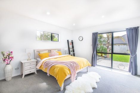 Photo of property in 12 Hampshire Court, Flagstaff, Hamilton, 3210