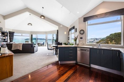 Photo of property in 11 Curnow Way, Kaiwharawhara, Wellington, 6035