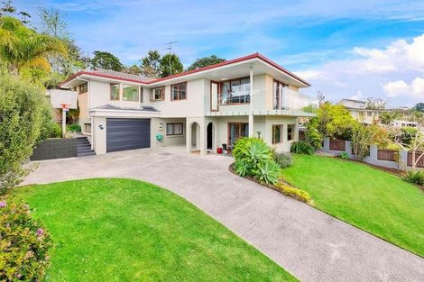 Photo of property in 11 Robin Lane, Browns Bay, Auckland, 0630