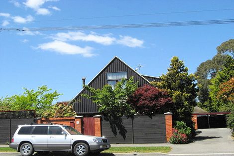 Photo of property in 2/52a Greers Road, Burnside, Christchurch, 8041