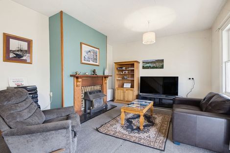 Photo of property in 9 Hawkhurst Road, Lyttelton, 8082
