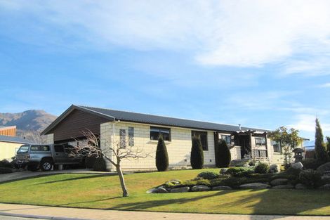 Photo of property in 8 Meadowstone Drive, Wanaka, 9305