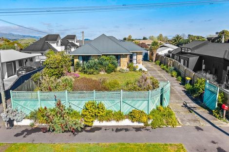 Photo of property in 333 Marine Parade, New Brighton, Christchurch, 8061
