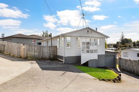 Photo of property in 49g Lancaster Road, Beach Haven, Auckland, 0626