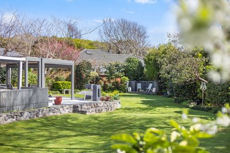 Photo of property in 16 Karu Crescent, Waikanae, 5036