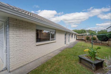 Photo of property in 66 Golfland Drive, Golflands, Auckland, 2013