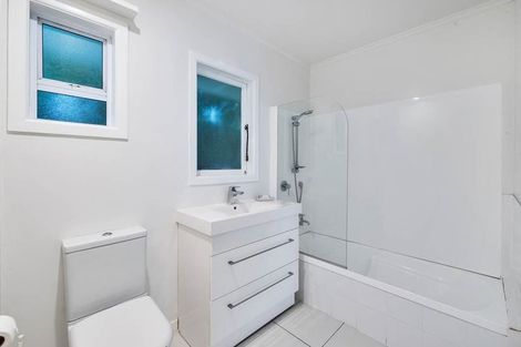 Photo of property in 9c Edwards Avenue, Henderson, Auckland, 0610